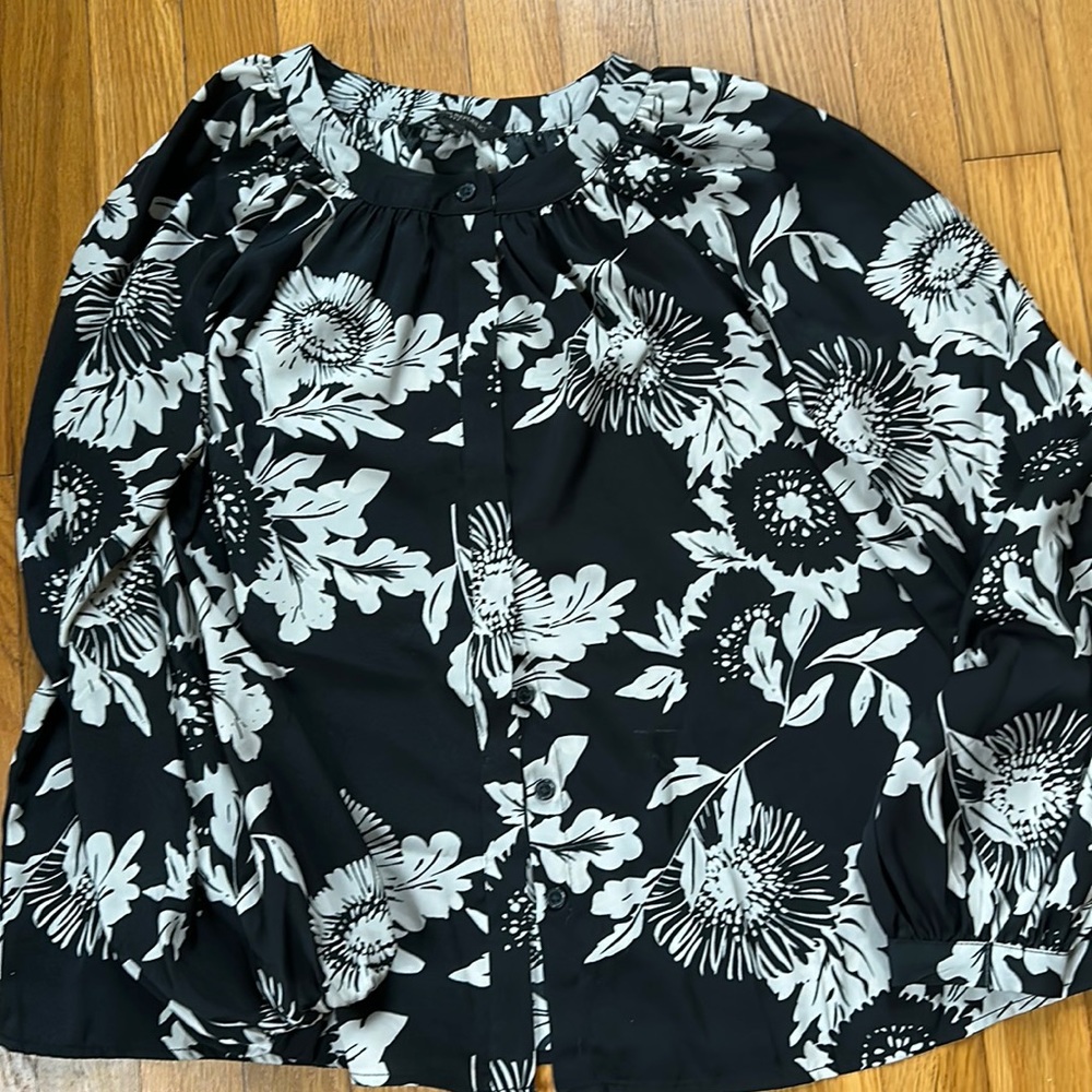 Banana Republic Blouse -Size Small